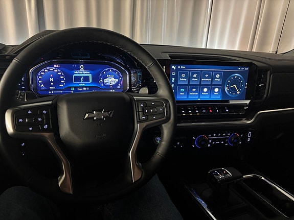 Chevrolet Silverado 1500 16 of 25