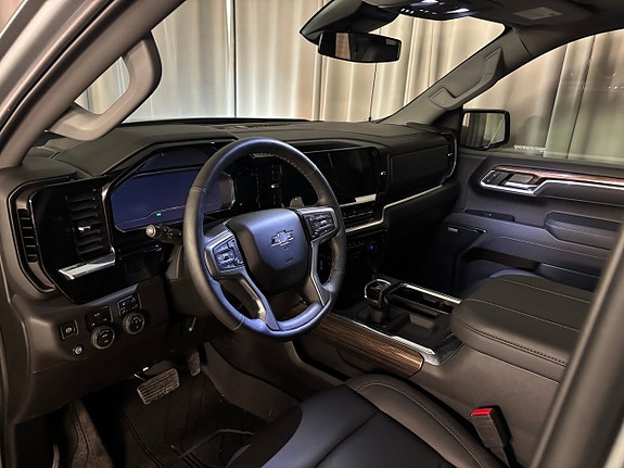 Chevrolet Silverado 1500 14 of 25