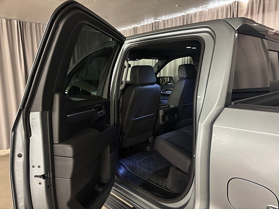 Chevrolet Silverado 1500 9 of 25