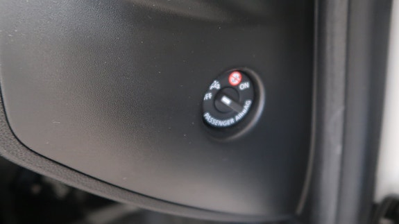Renault Clio 16 of 19