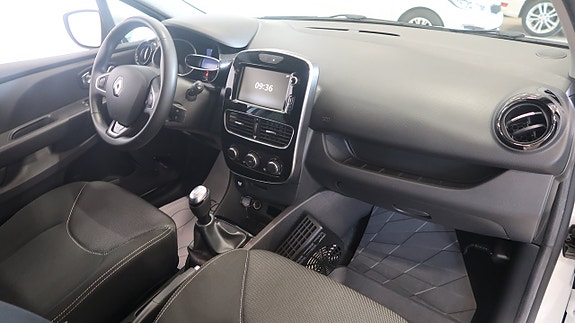 Renault Clio 10 of 19