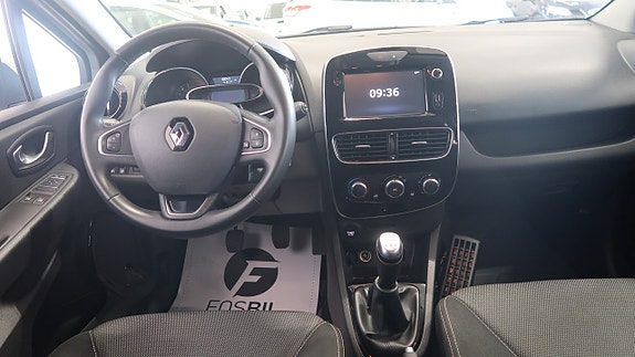 Renault Clio 11 of 19
