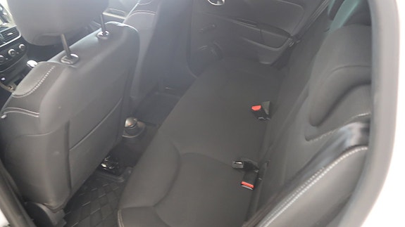 Renault Clio 17 of 19