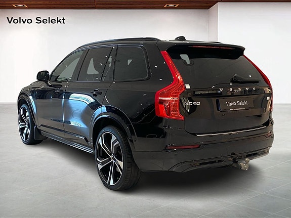 Volvo XC90 2 of 18