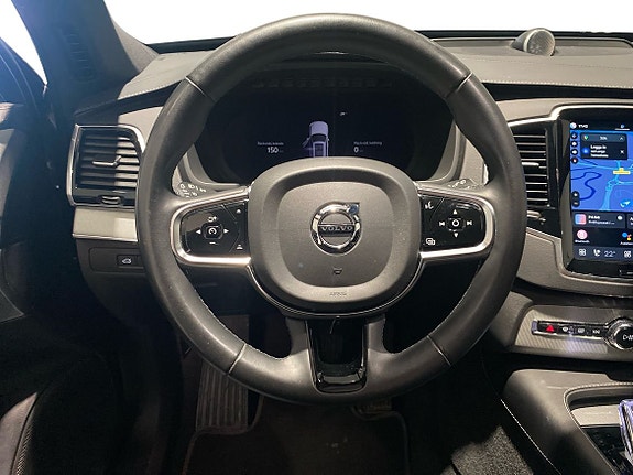 Volvo XC90 10 of 18