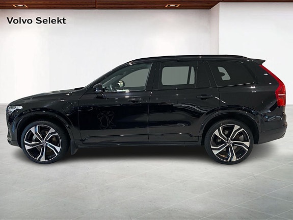 Volvo XC90 3 of 18