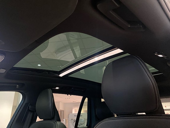Volvo XC90 16 of 18