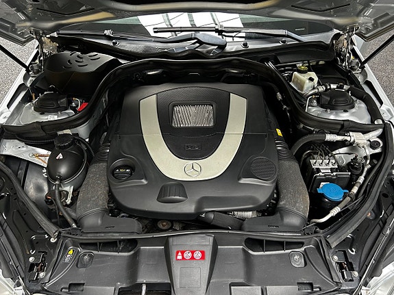 Mercedes-Benz E500 20 of 21