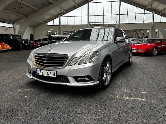 Mercedes-Benz E500 8 of 21
