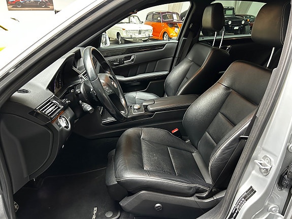 Mercedes-Benz E500 11 of 21