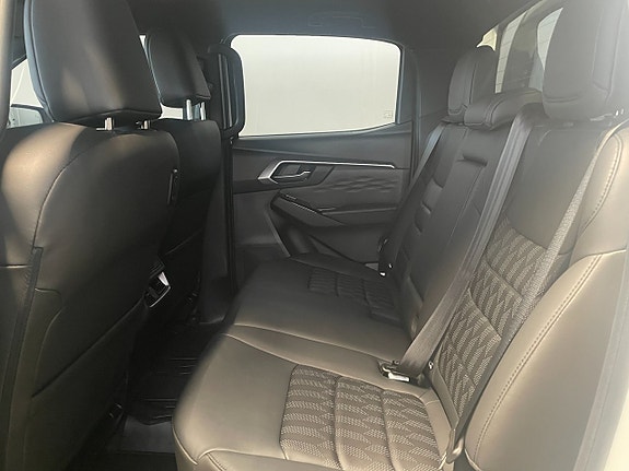 Isuzu D-max 9 of 14