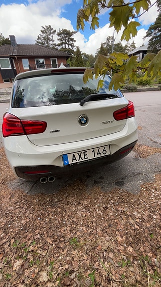 BMW 120d 2 of 5