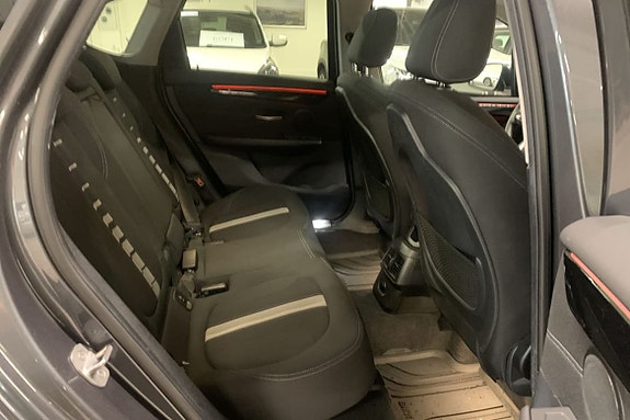 BMW 218d 12 of 14
