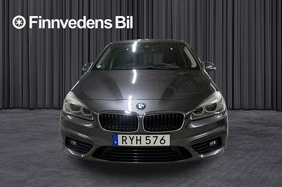 BMW 218d 2 of 14