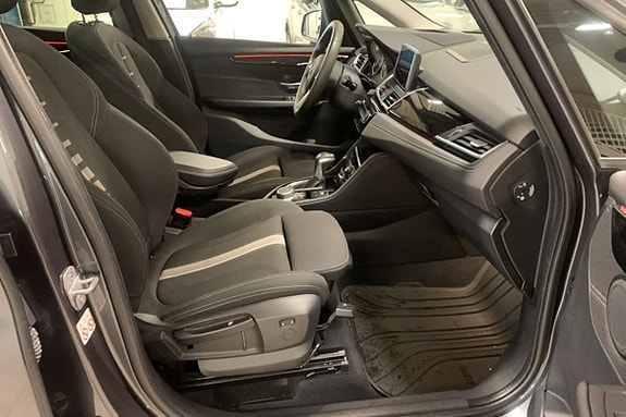 BMW 218d 11 of 14