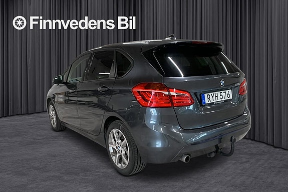 BMW 218d 4 of 14