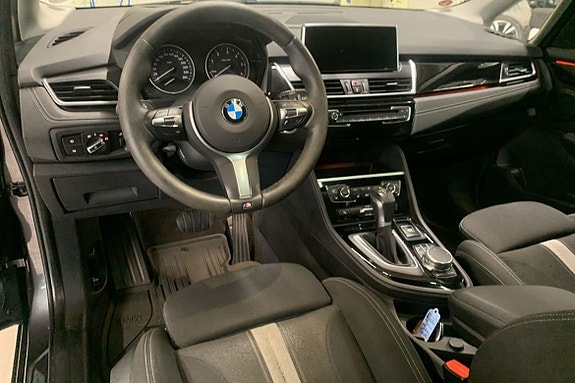 BMW 218d 8 of 14