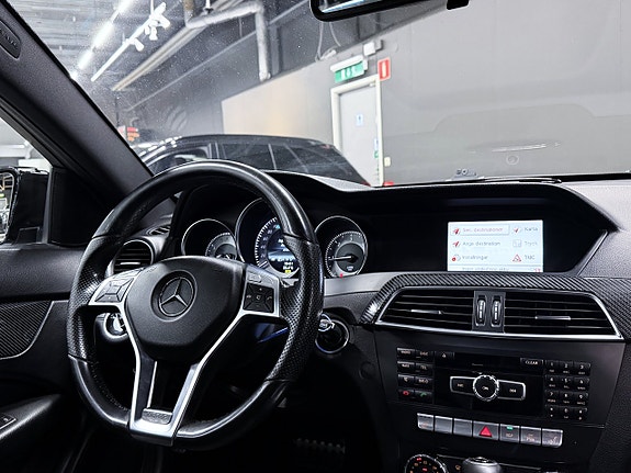 Mercedes-Benz C220 10 of 14