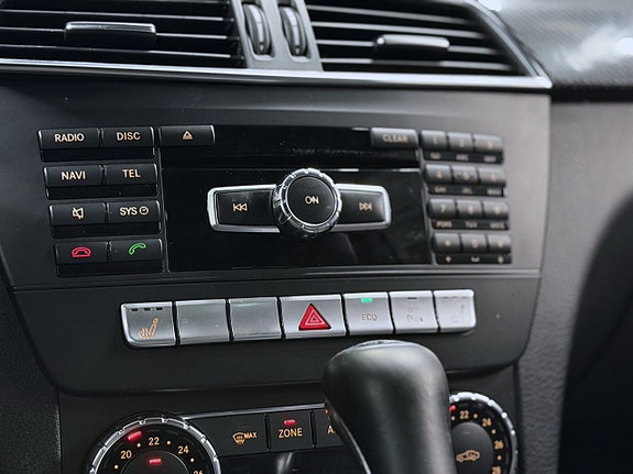 Mercedes-Benz C220 13 of 14