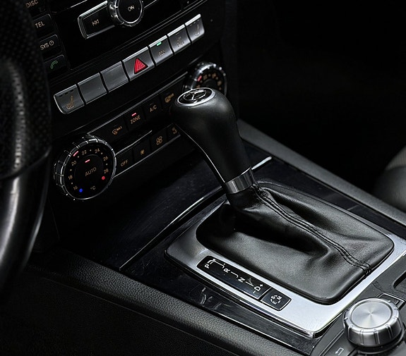 Mercedes-Benz C220 11 of 14