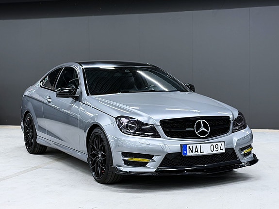 Mercedes-Benz C220 3 of 14
