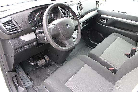 Peugeot Traveller 6 of 15