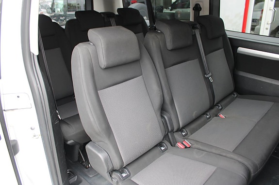 Peugeot Traveller 12 of 15