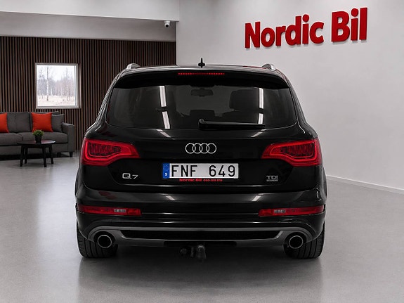 Audi Q7 4 of 5