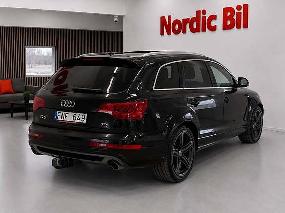 Audi Q7 3 of 5