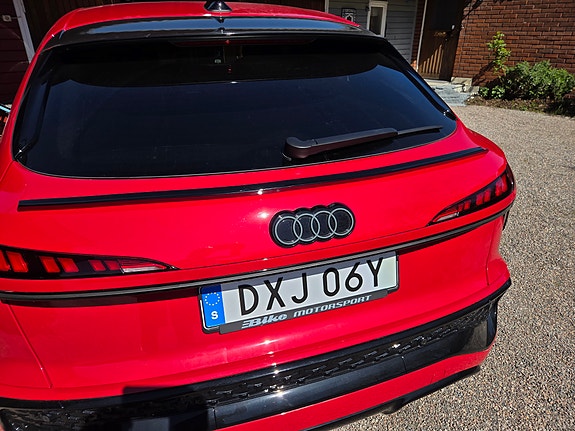 Audi Q3 2 of 5