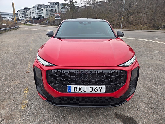 Audi Q3 3 of 5