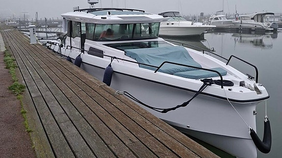 Axopar 45 XC Cross Cabin 2025 Finland 2 of 5