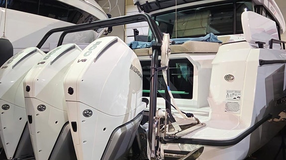 Axopar 45 XC Cross Cabin 2025 Finland 4 of 5