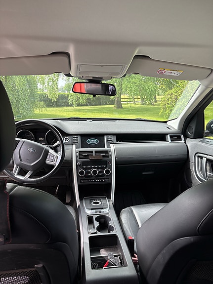 Land Rover Discovery Sport 4 of 5