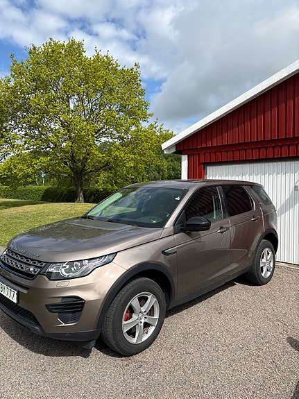 Land Rover Discovery Sport 3 of 5
