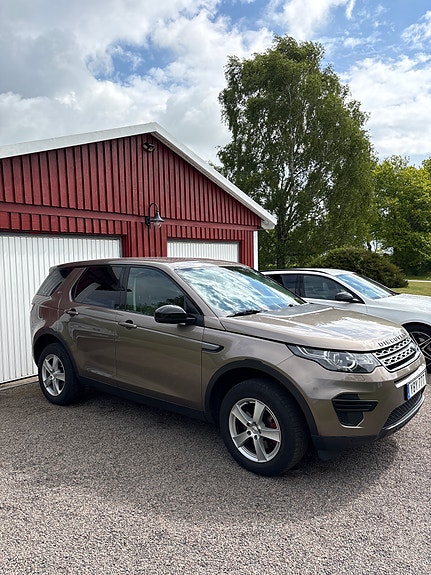 Land Rover Discovery Sport 2 of 5