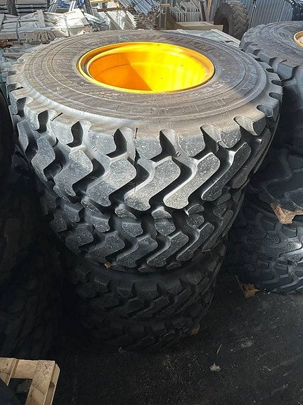 Volvo Kompletta hjul däck Michelin L60 L70 L90 OBS!!!