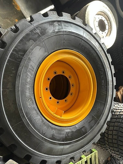 Volvo Kompletta hjul däck Michelin L60 L70 L90 OBS!!! 8 of 14