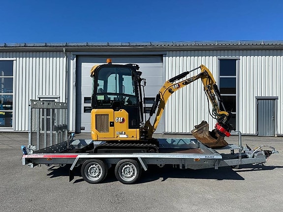 CAT 301.8 minigrävare med rotortilt och skopor 2 of 5