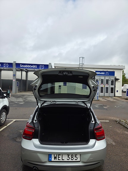 BMW 118d 2 of 5