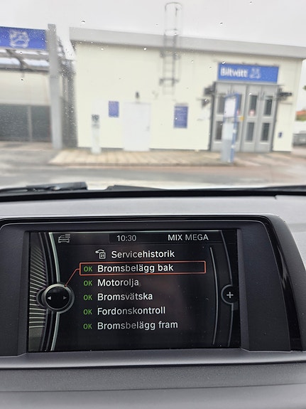 BMW 118d 3 of 5