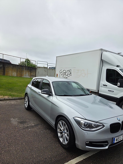 BMW 118d 4 of 5