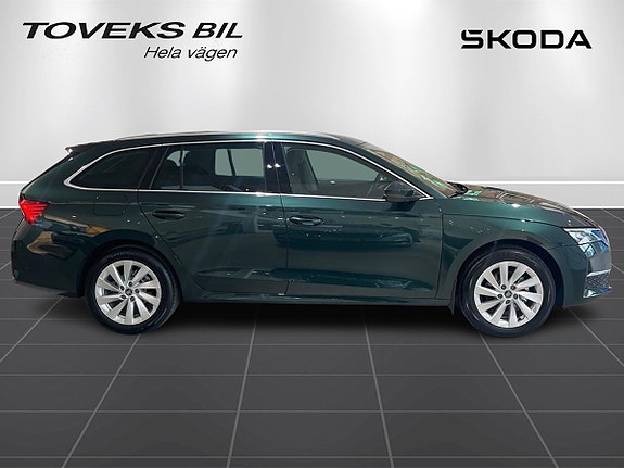 Skoda Octavia 2 of 5