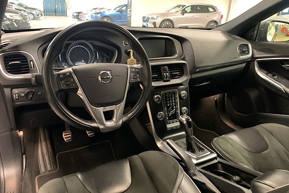 Volvo V40 8 of 15