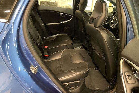 Volvo V40 11 of 15