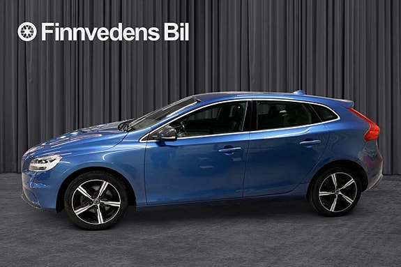 Volvo V40 3 of 5