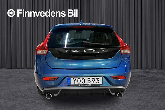 Volvo V40 4 of 5