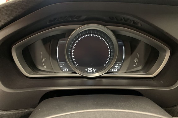 Volvo V40 9 of 15