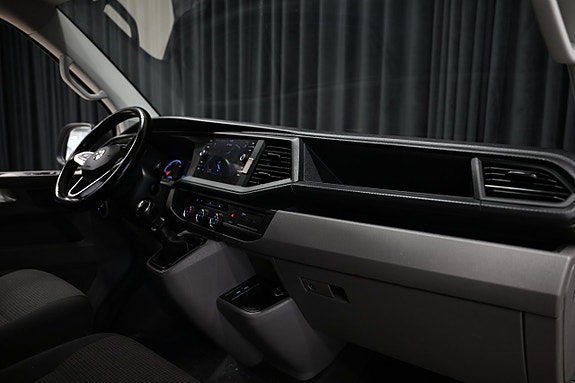 Volkswagen Transporter 26 of 28