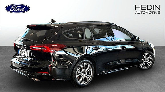 Ford Focus 2 of 5